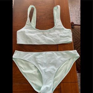 Brand new Vineyard Vines seersucker bikini, large